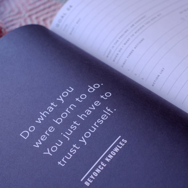 2023 Goal Digger Diary - Classic / Lilac